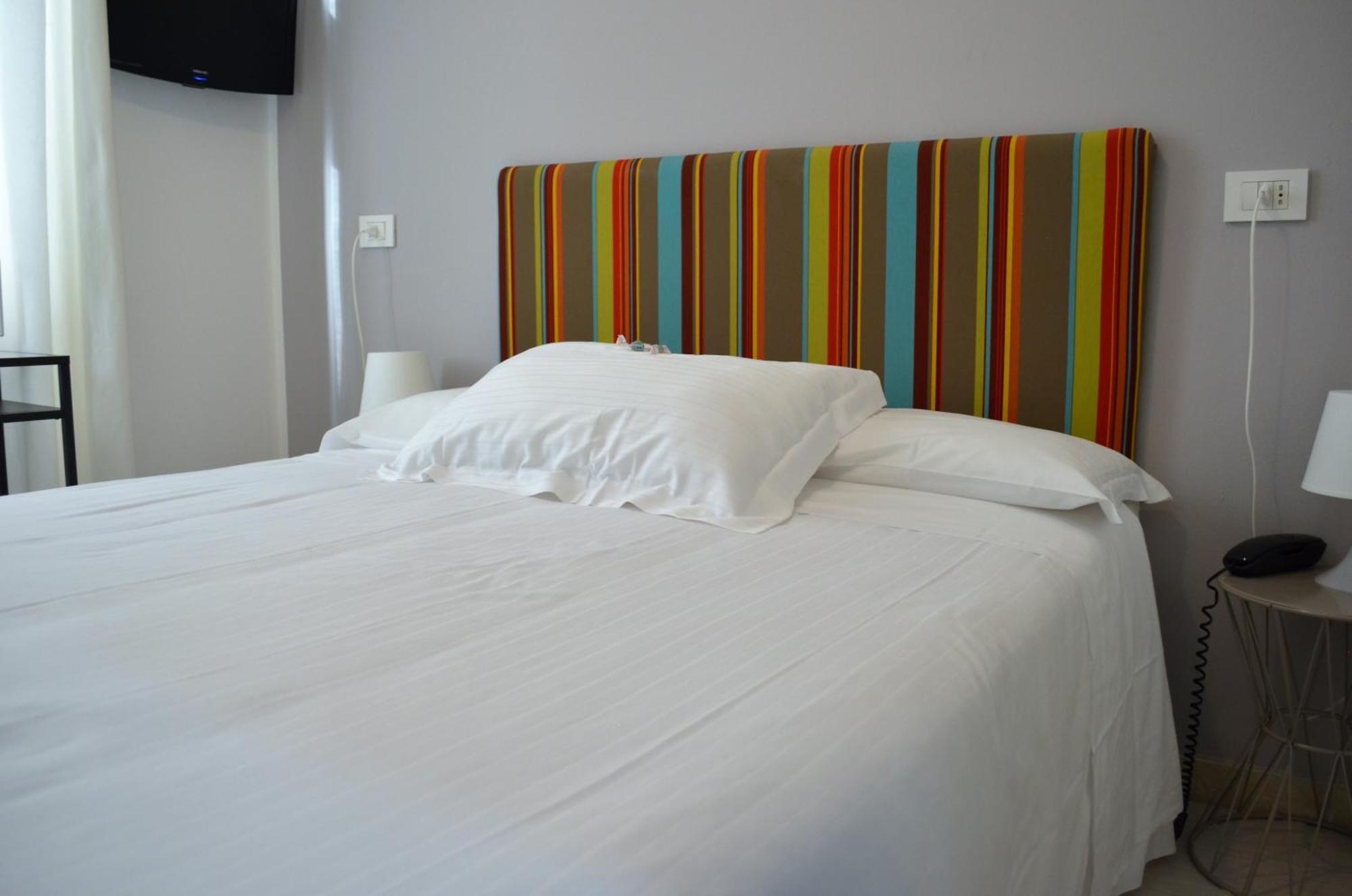 Hotel Spot Varazze Oda fotoğraf